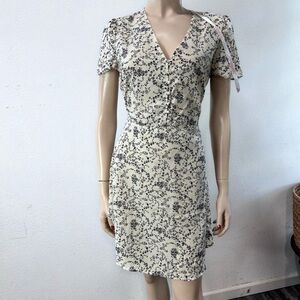 MISSGUIDED floral short sleeve dress